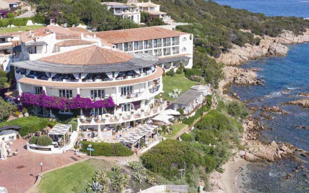 Club Hotel